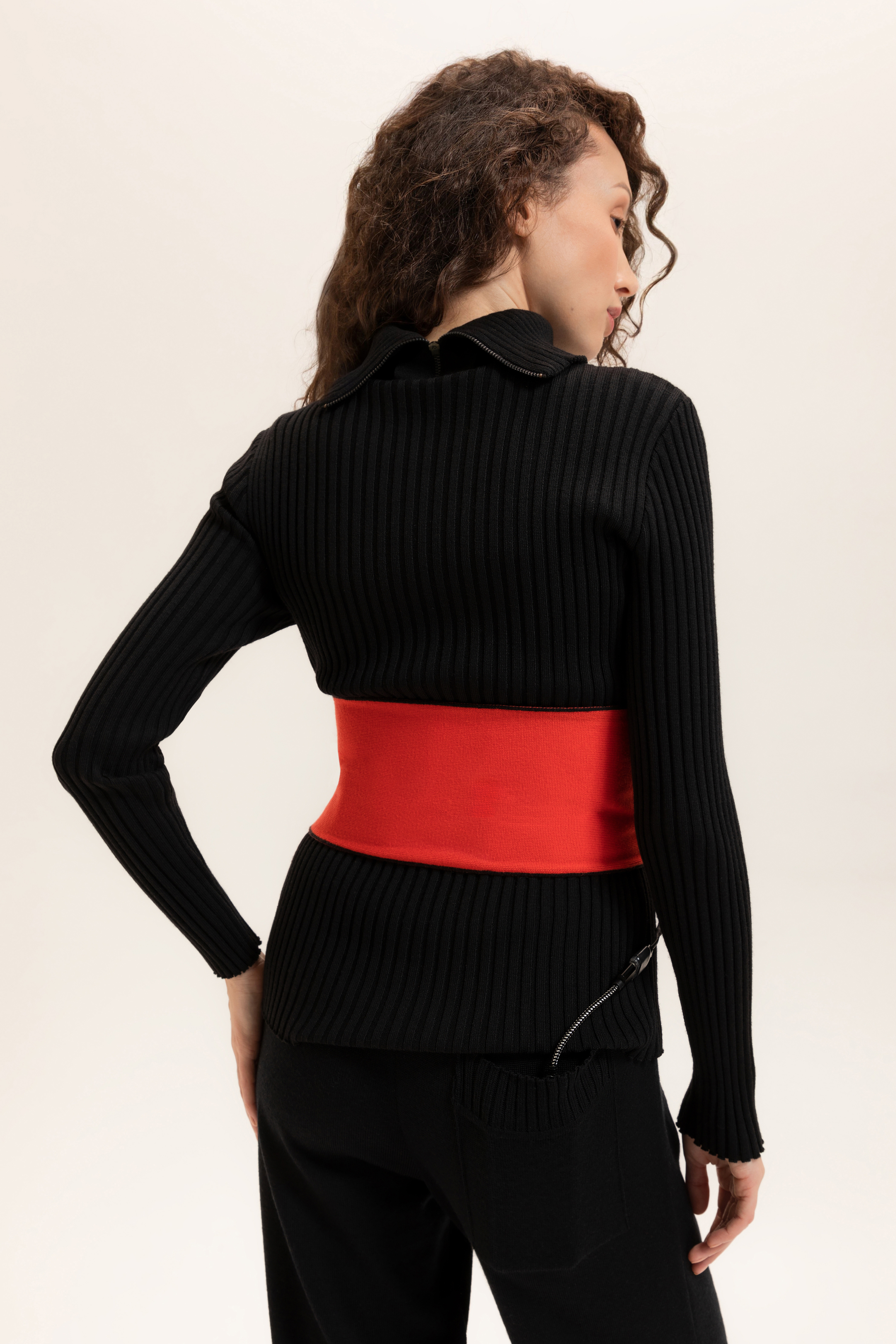 2232-111-TOSHA-blutorange-model-1