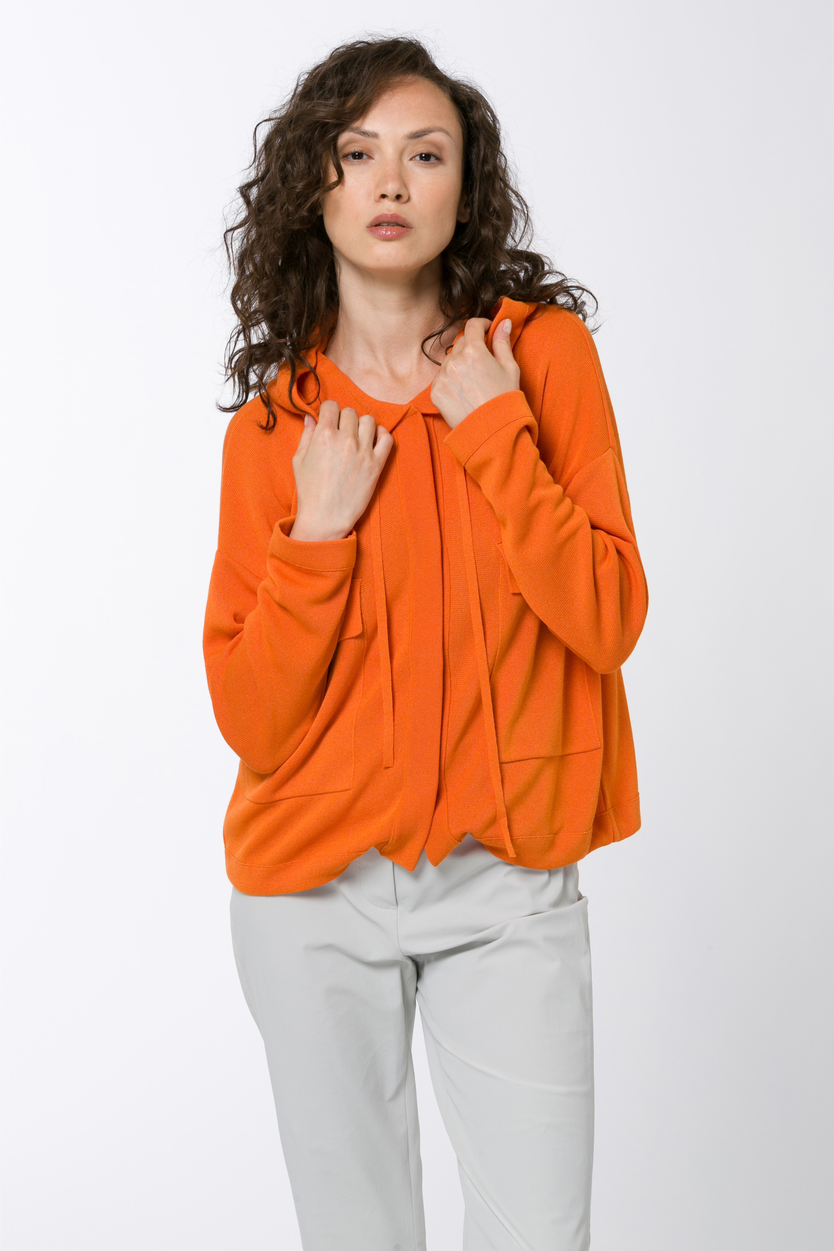 1231-201-VALETTA-orange-model-1