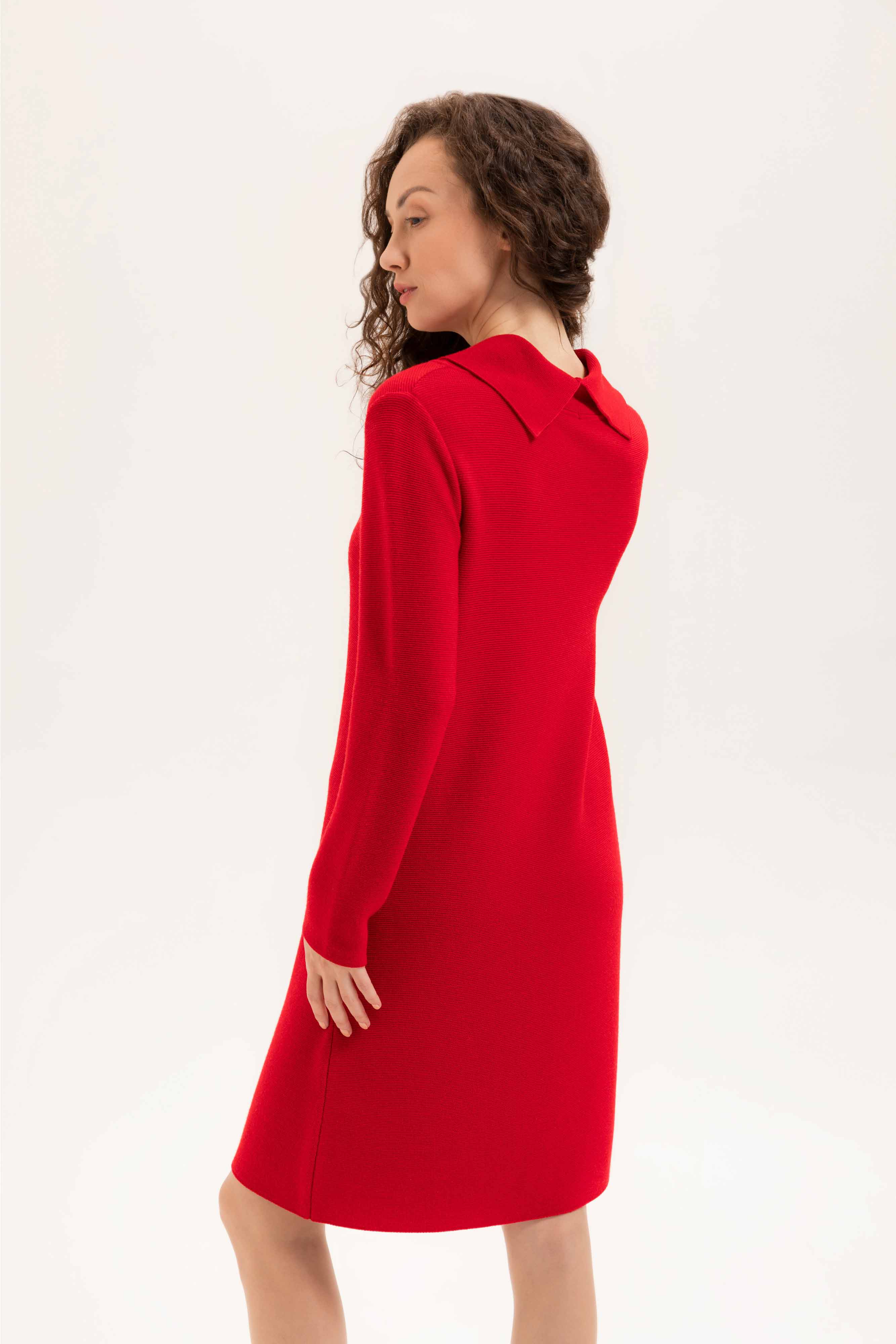 1232-811-PALOMA-rot-front-model-web