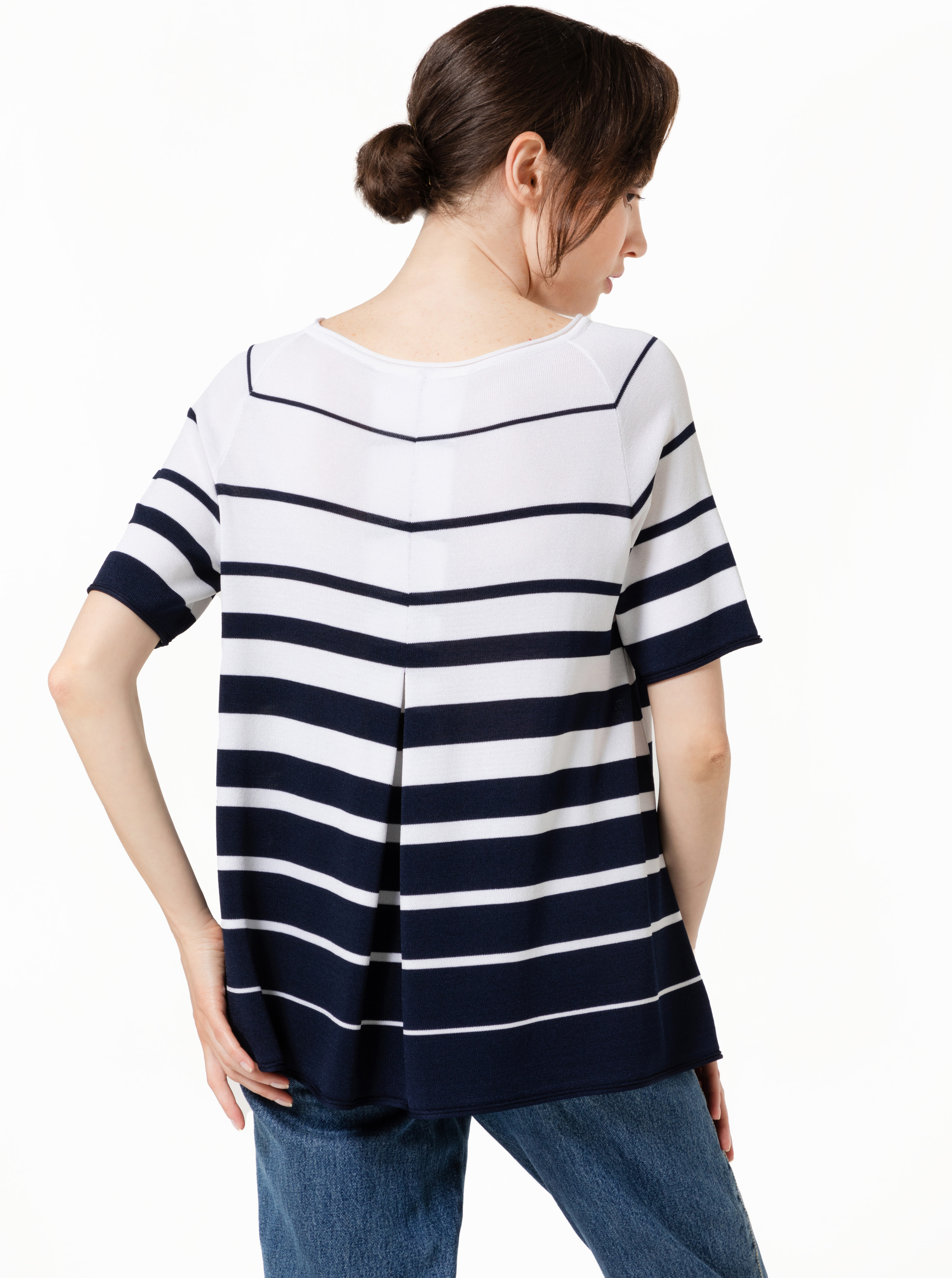 1221-116-THEDA-navy-weiss-back-model-2