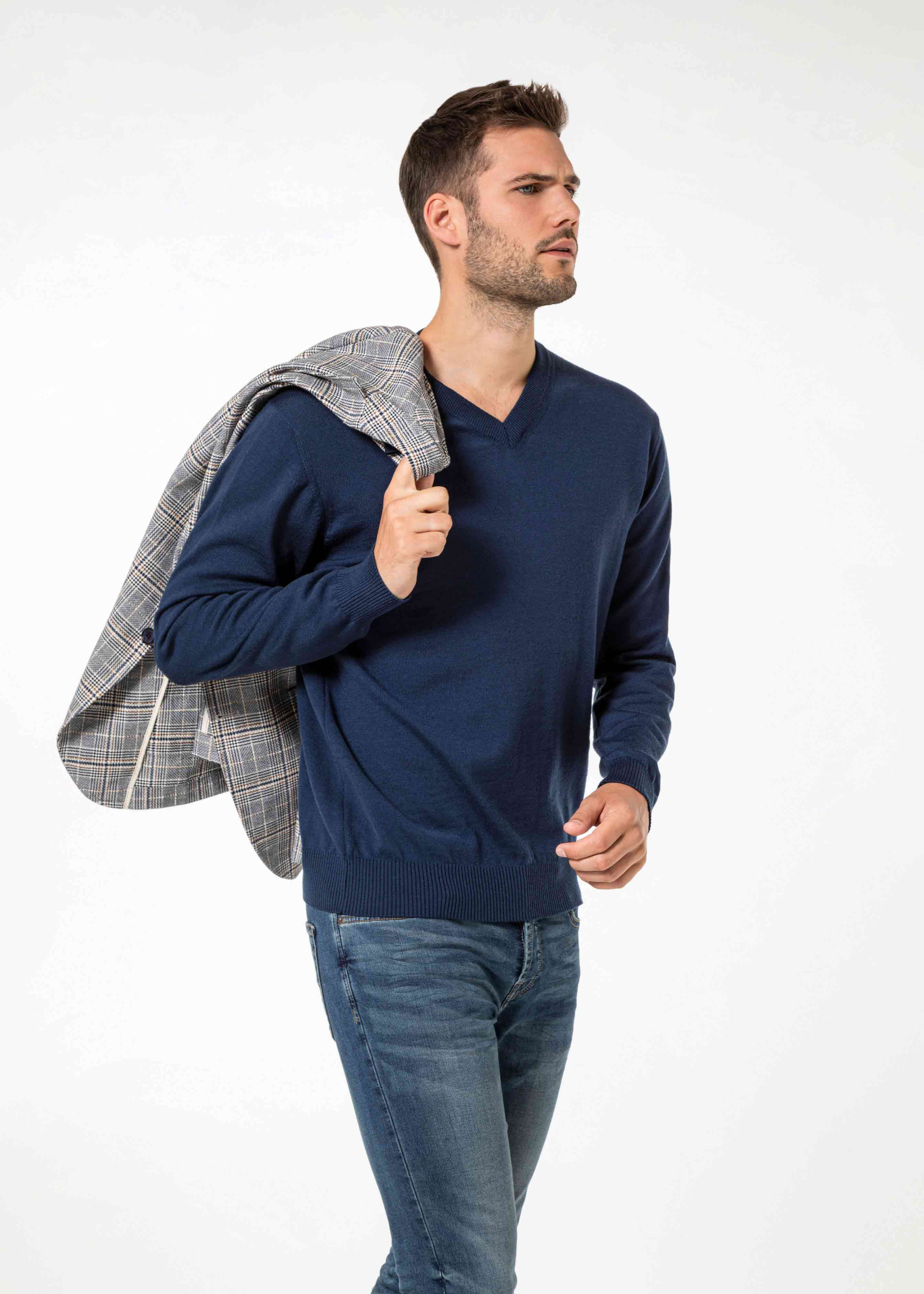 2202-104-MAURICE-Tinte-Model-web