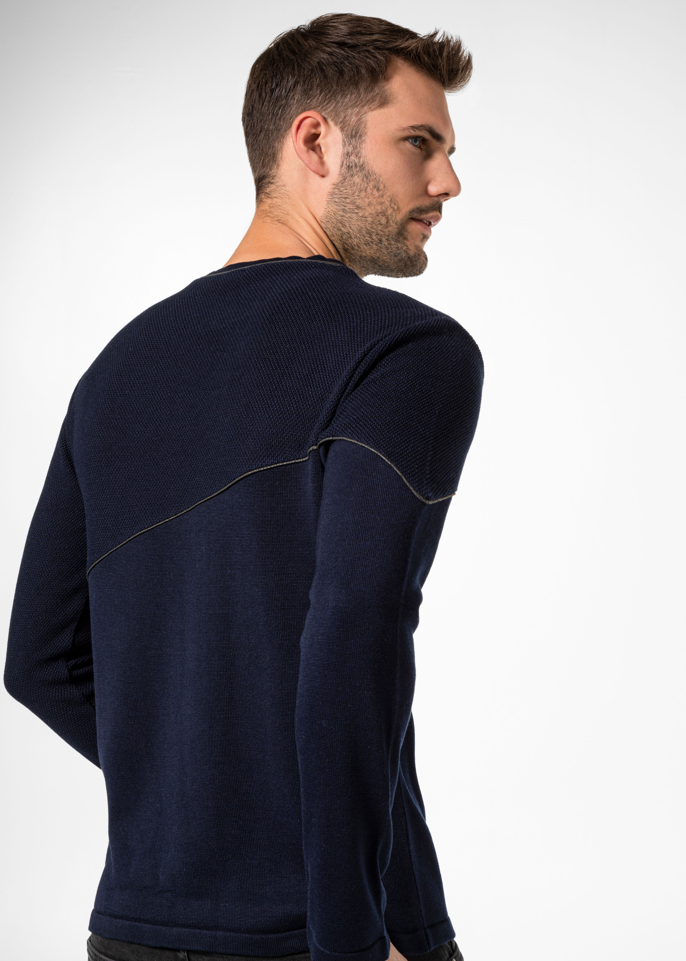 2202-201-TITUS-Navy-Model-3