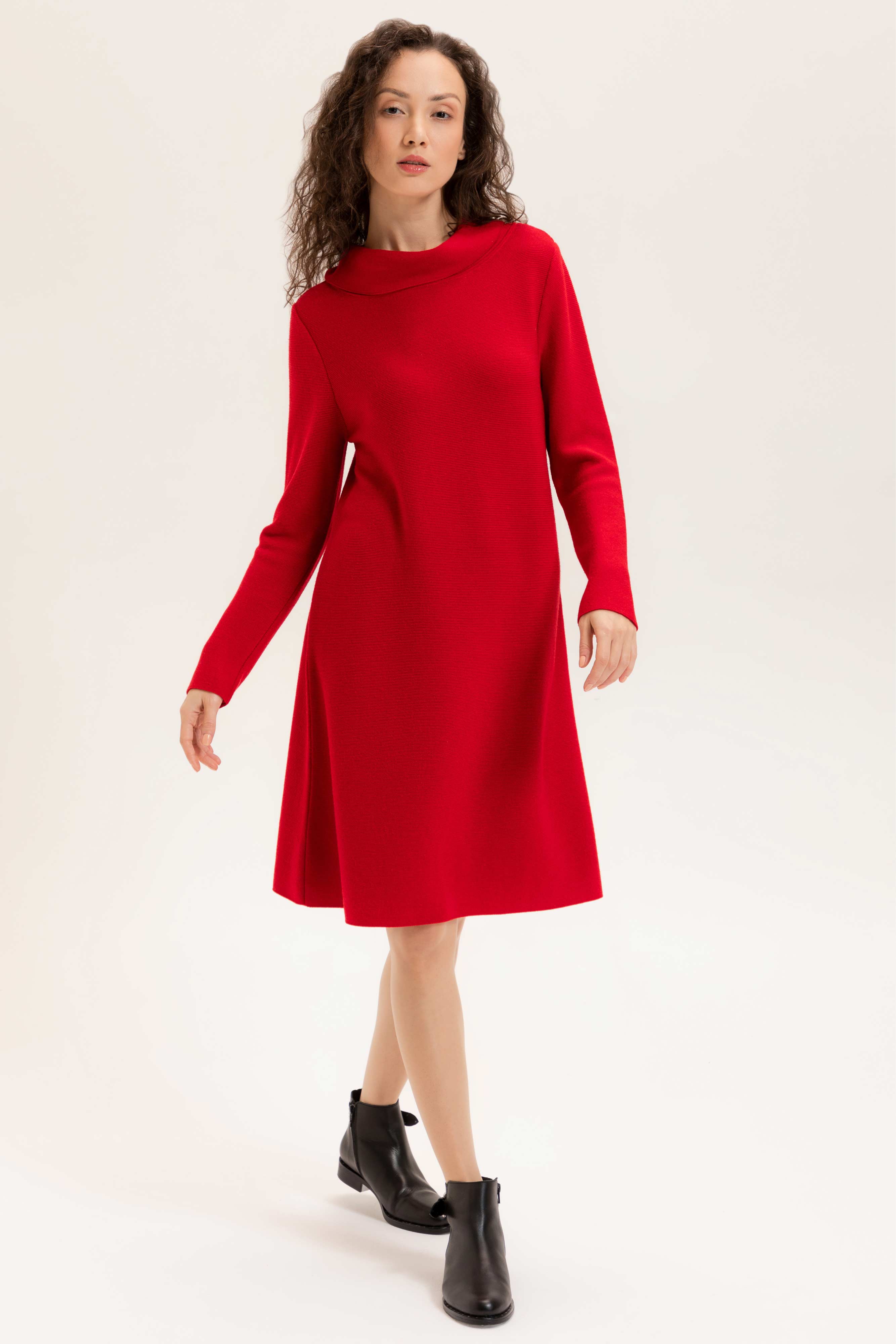 1232-811-PALOMA-rot-front-model-web