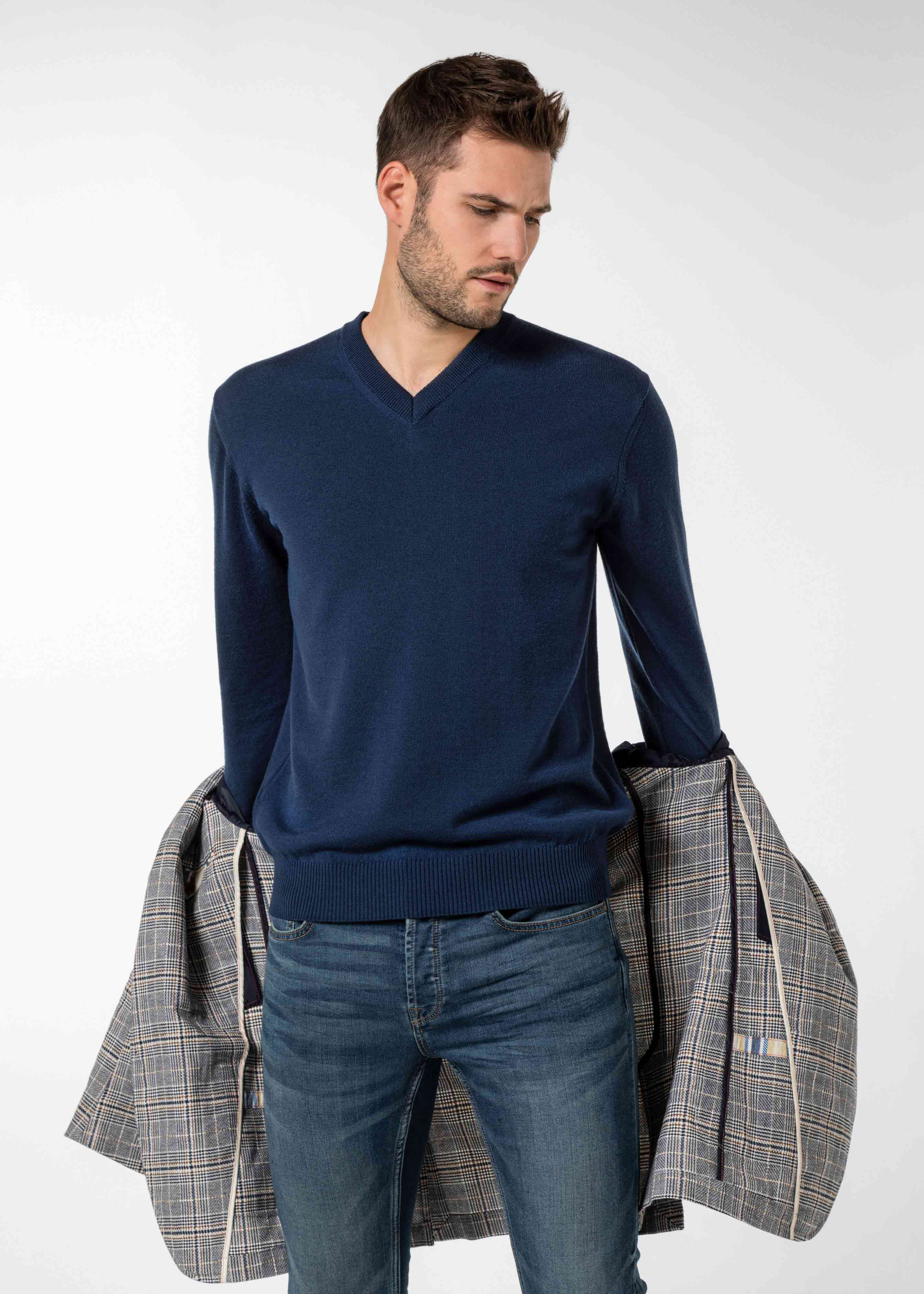 2202-104-MAURICE-Tinte-Model-2-web